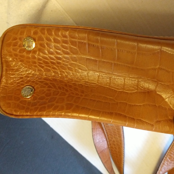 VGUC. Vintage Michael Michael kors alligator print leather handbag. - Picture 8 of 16